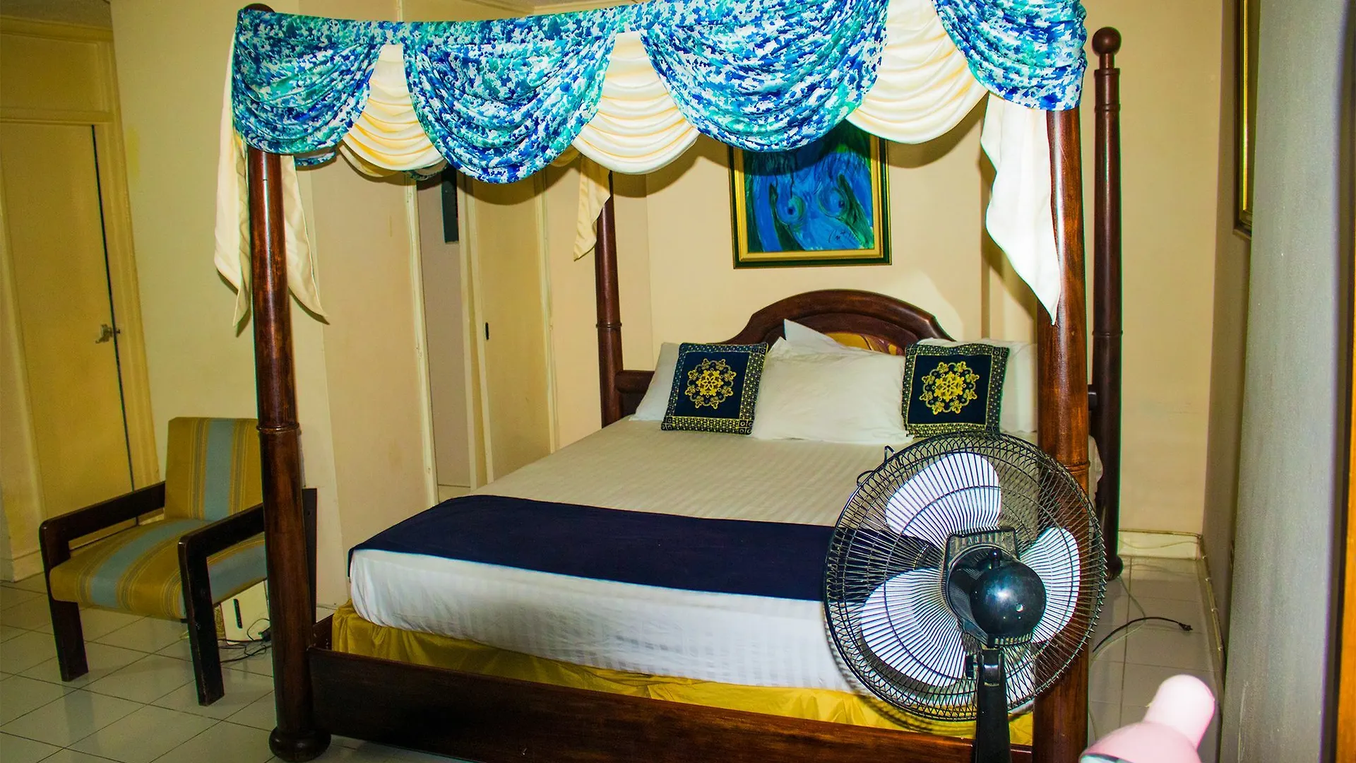 Sky Blue Beach Studio At Turtle Tower Ocho Rios Otel